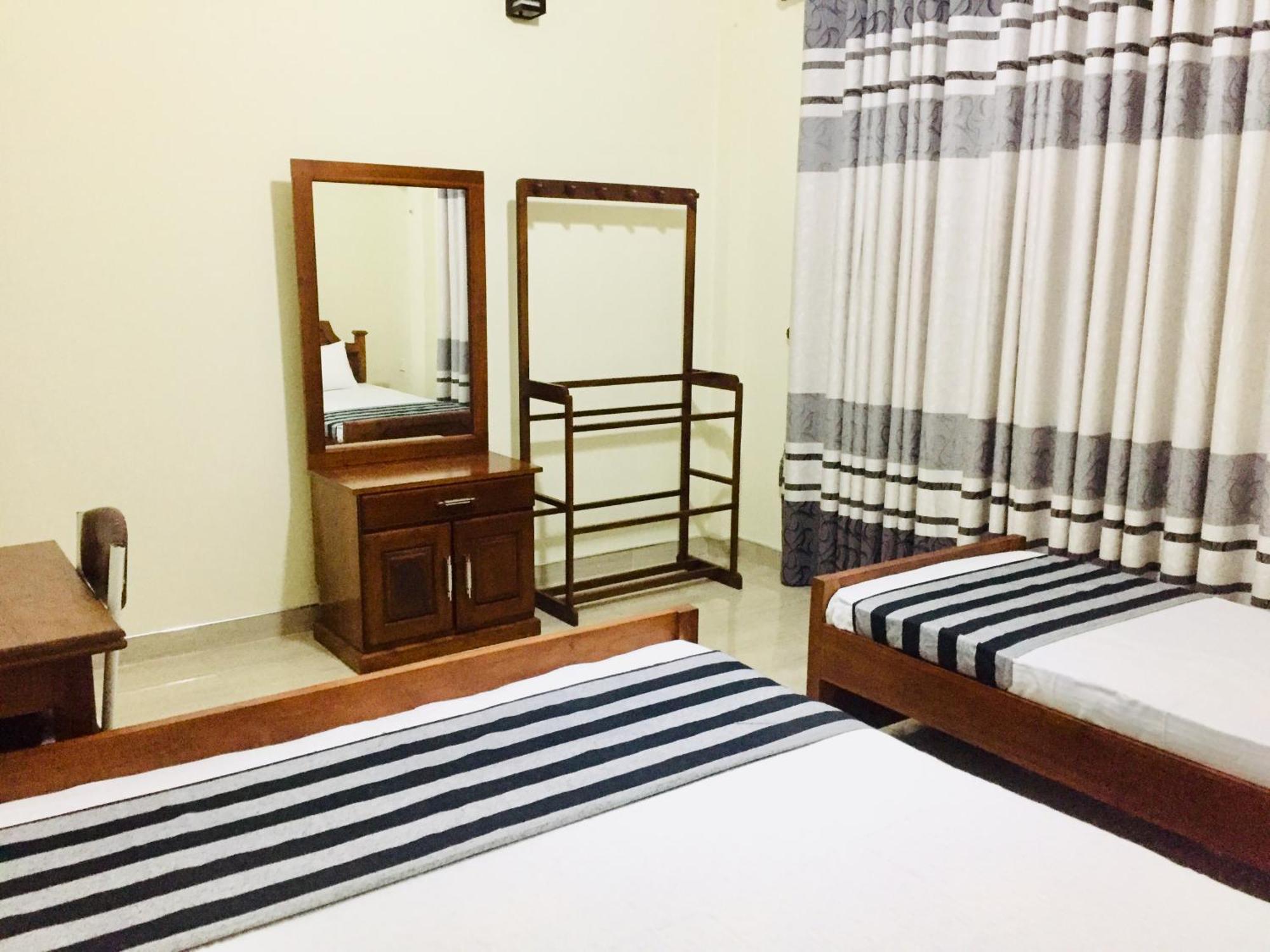 Sweet Home Tourist Rest, Cooking Classes & Tours Anuradhapura Exterior photo